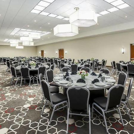 Clarion Hotel & Conference Center Bentonville Extérieur photo